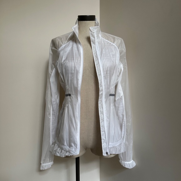Lululemon Ultra Light Run Wild Jacket White 6 - Picture 8 of 10